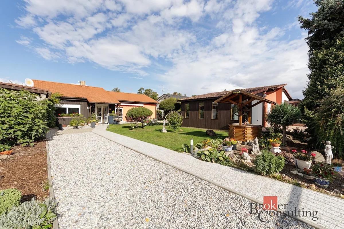 Prodej rodinného domu 286 m², pozemek 868 m²