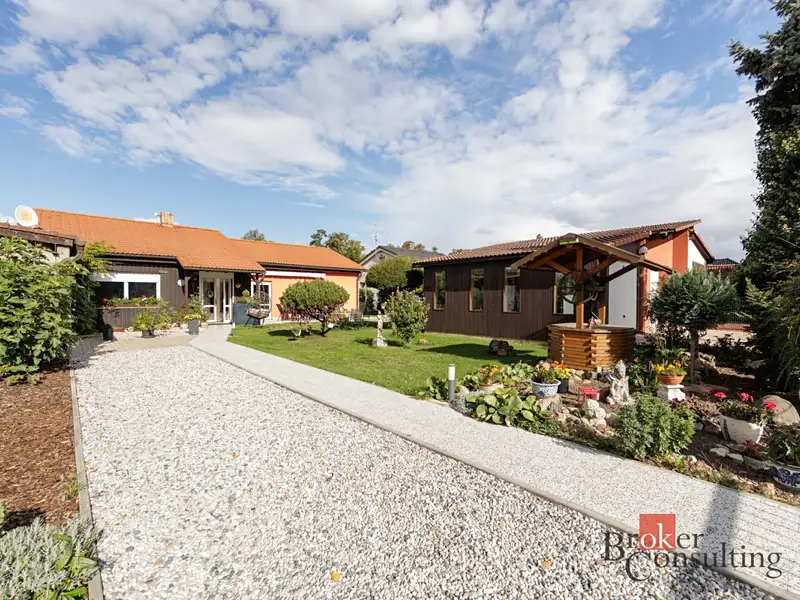 Prodej rodinného domu 286 m², pozemek 868 m², Žatec – náhled fotky 1