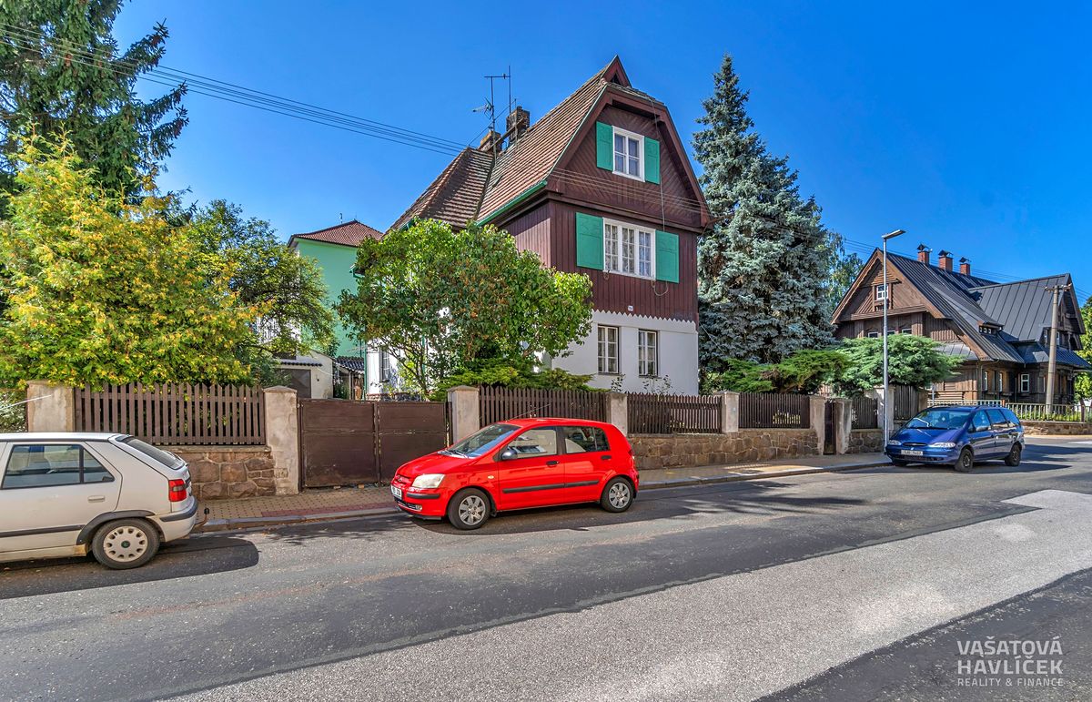 Prodej rodinného domu 170 m², pozemek 723 m² – fotografie 2