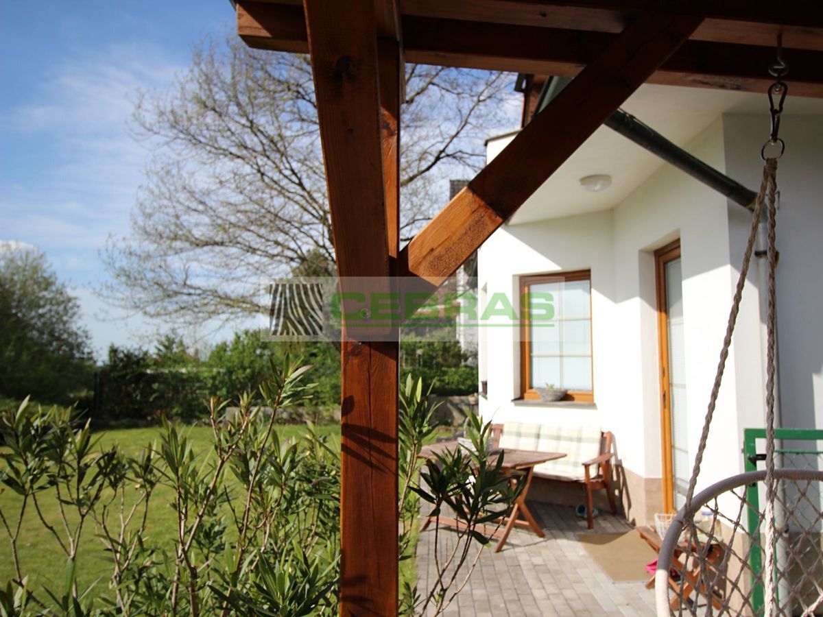 Pronájem rodinného domu 272 m², pozemek 828 m² – fotografie 3