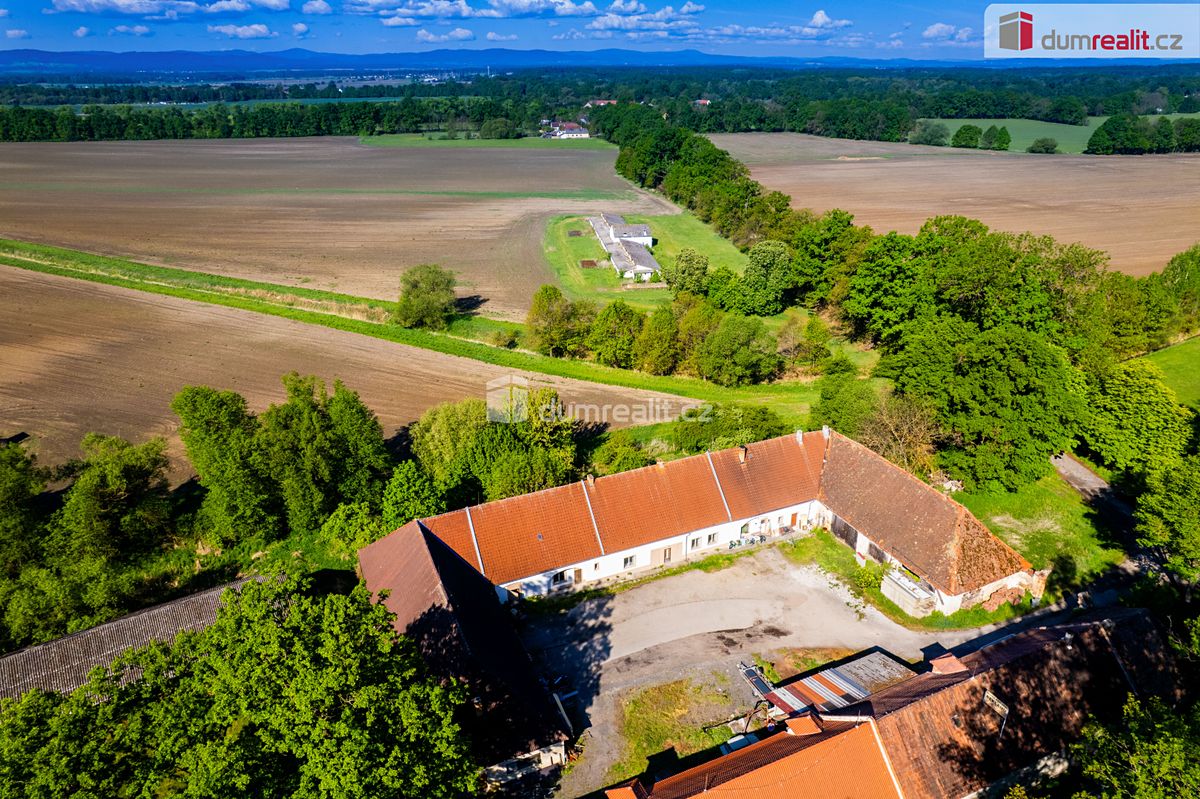Prodej rodinného domu 1111 m², pozemek 1379 m² – fotografie 5