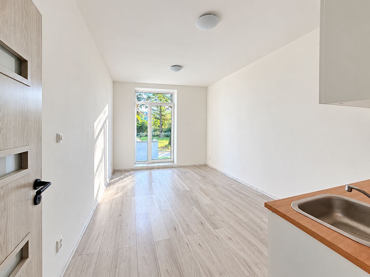 Pronájem bytu 1+kk 24 m² – fotografie 4