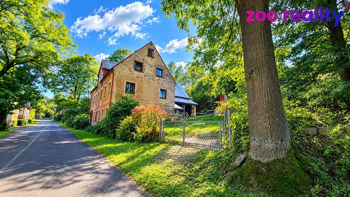 Prodej rodinného domu 340 m², pozemek 1054 m²