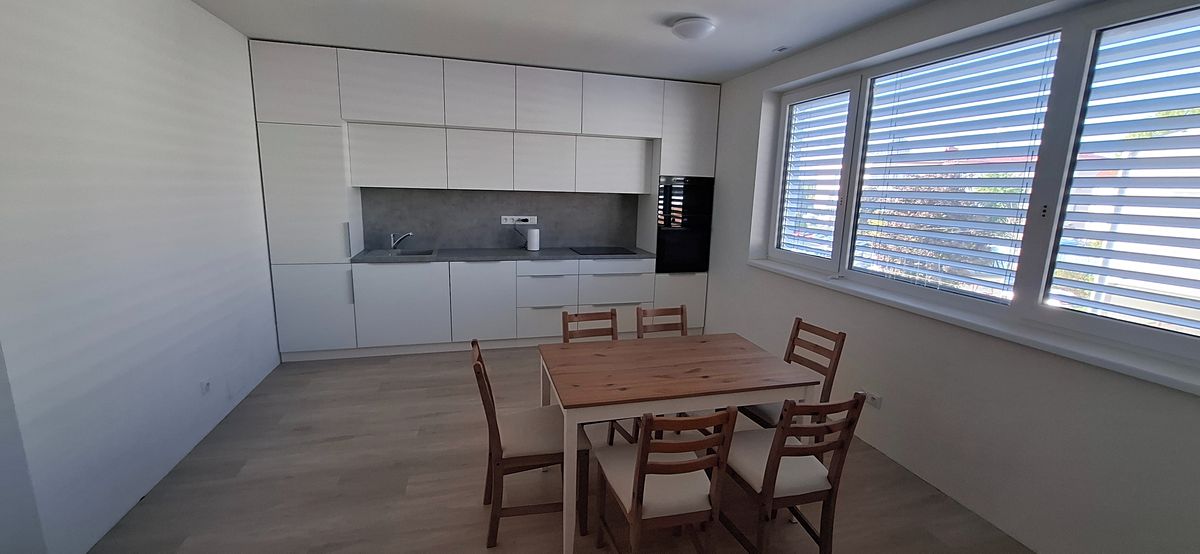 Pronájem bytu 2+kk 50 m² – fotografie 2