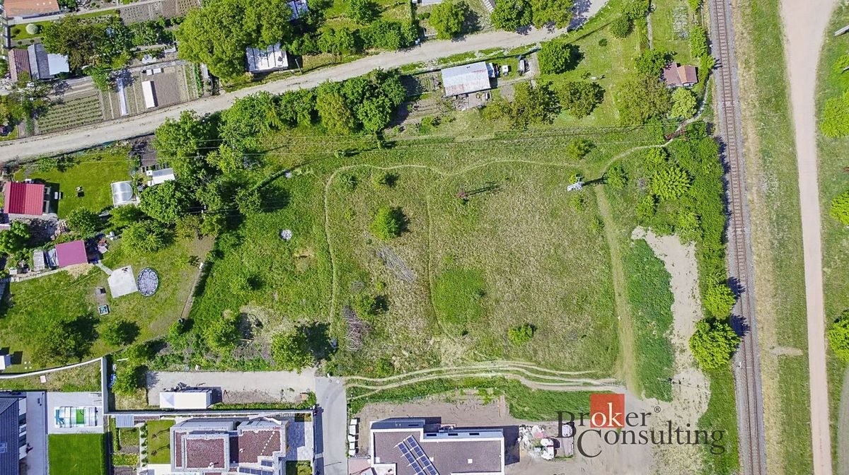 Prodej stavebního pozemku 2015 m² – fotografie 2
