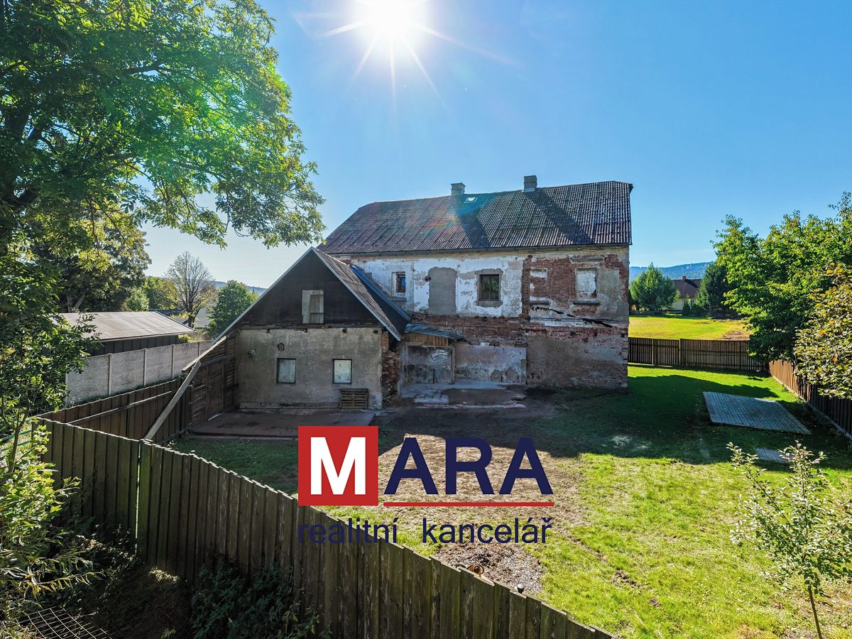 Prodej rodinného domu 380 m², pozemek 1417 m² – fotografie 3