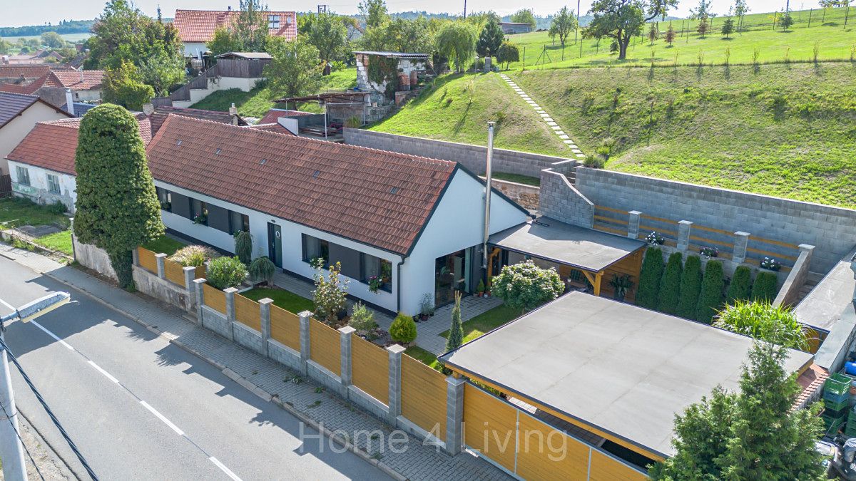 Prodej rodinného domu 145 m², pozemek 1952 m²
