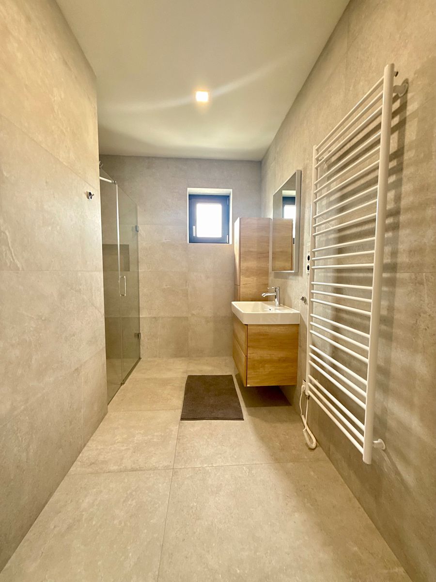 Prodej rodinného domu 236 m², pozemek 1126 m² – fotografie 5