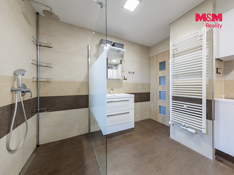 Будинок на продаж, 330 м² (12 з 30)