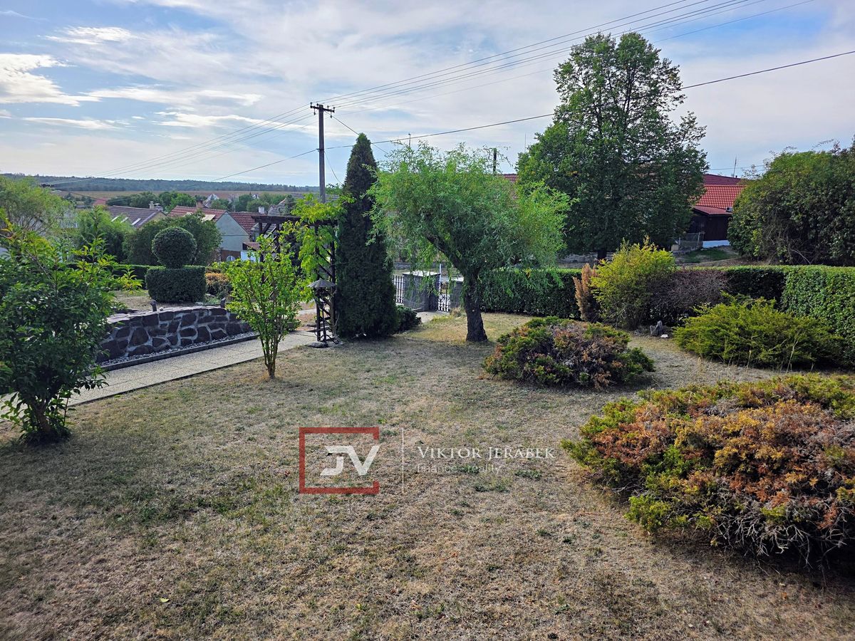 Prodej rodinného domu 270 m², pozemek 1145 m² – fotografie 4
