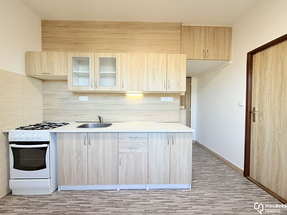Pronájem bytu 2+1 56 m² – fotografie 2