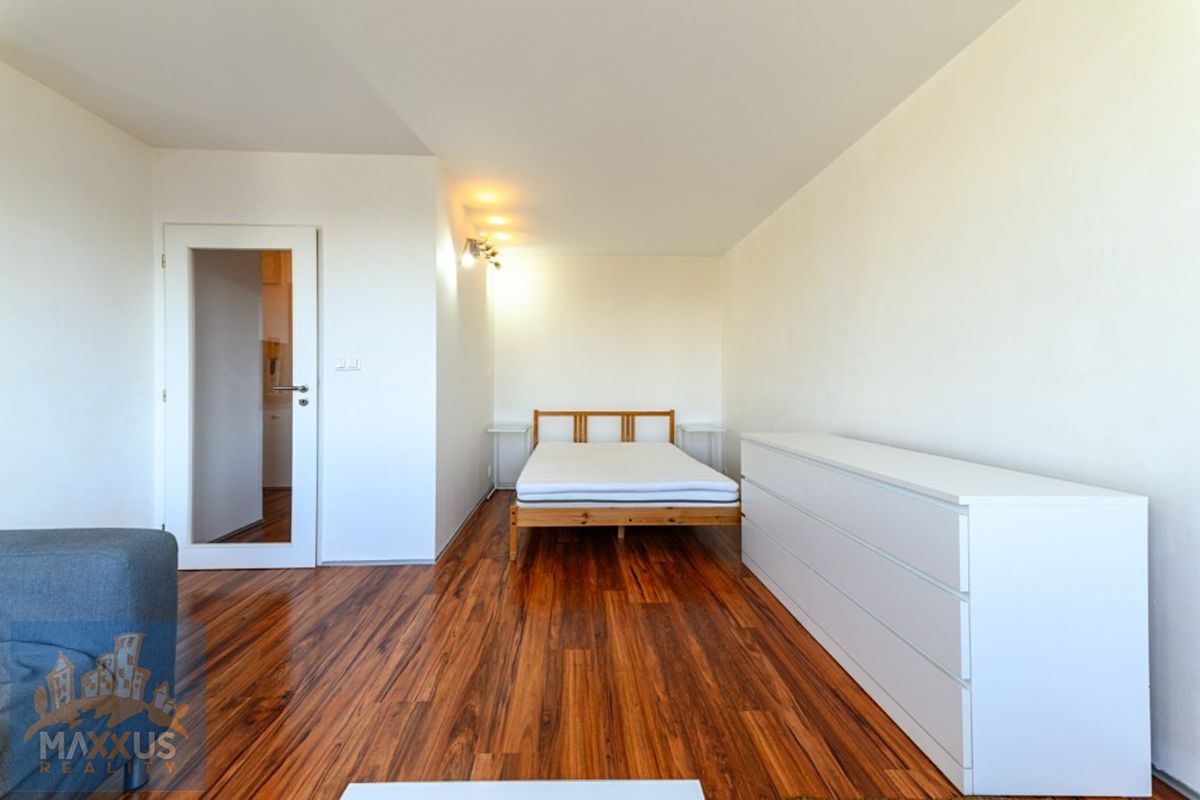 Pronájem bytu 1+kk 37 m² – fotografie 4