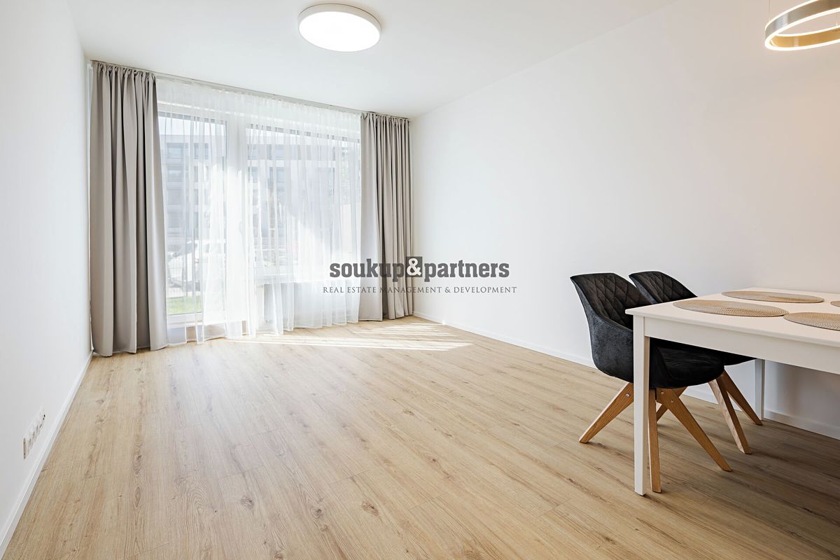 Pronájem bytu 2+kk 57 m² – fotografie 4