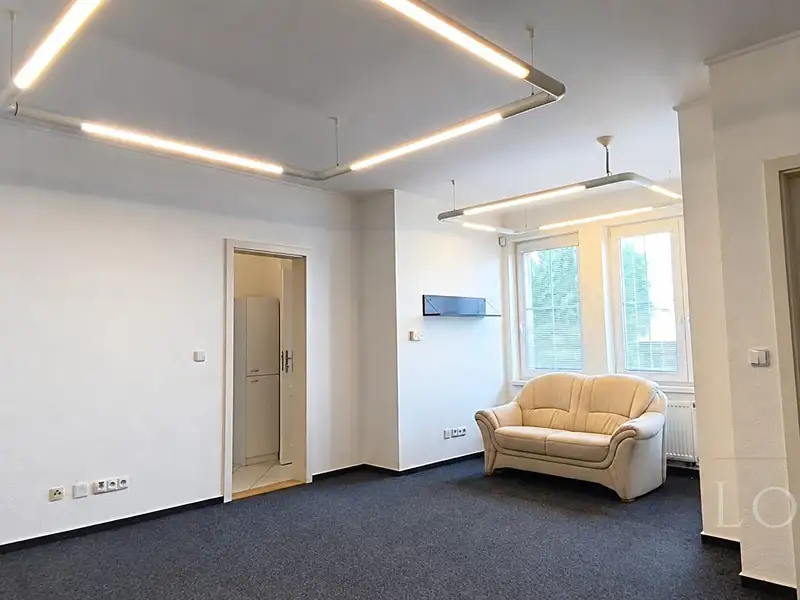 Pronájem kanceláře 75 m², Praha – náhled fotky 2