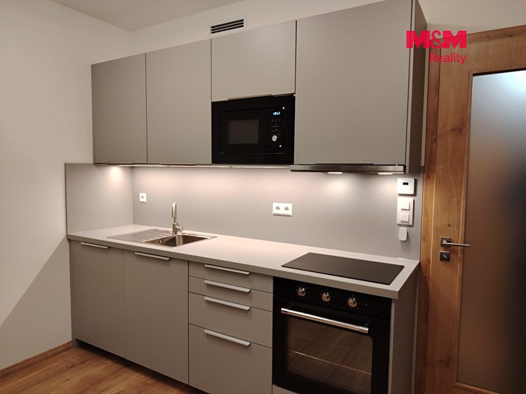Prodej bytu 1+kk, 28 m² (4 z 10)