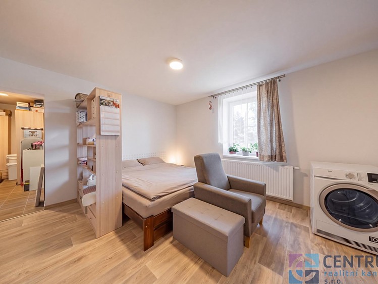 Prodej komerčního prostoru, 265 m² (19 z 43)