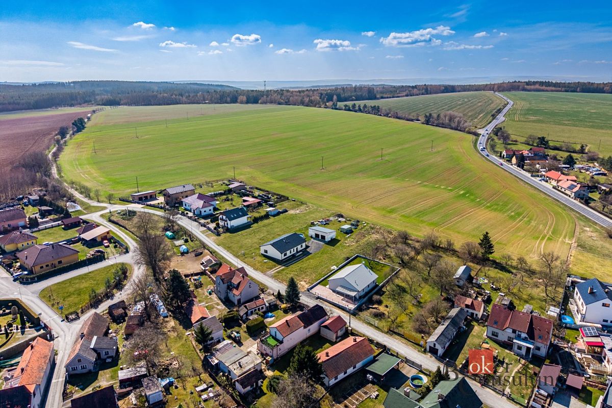Prodej stavebního pozemku 787 m², Výrov – fotka 1 z 3