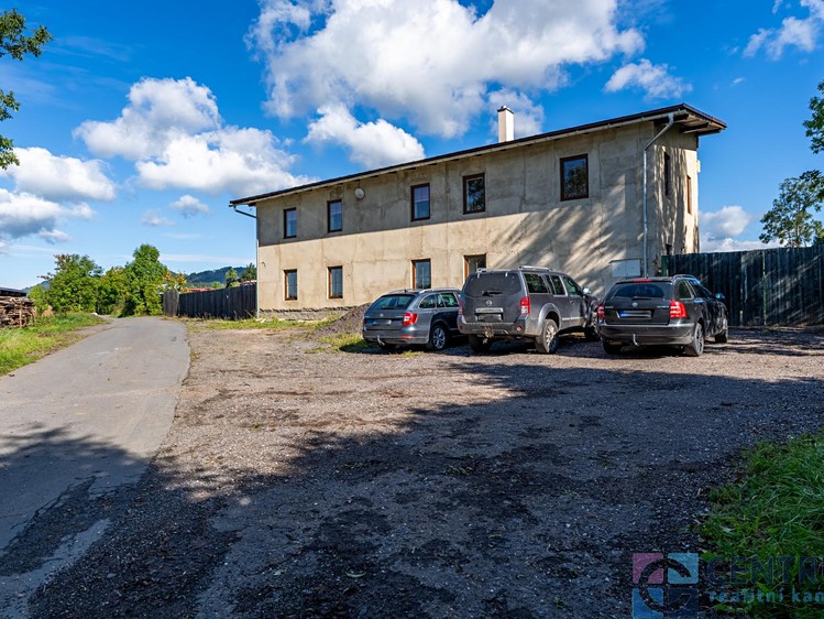 Prodej komerčního prostoru, 265 m² (1 z 43)