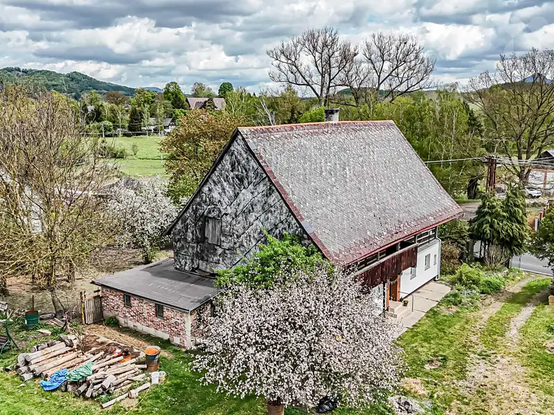 Prodej rodinného domu 200 m², pozemek 691 m², Zákupy – náhled fotky 2