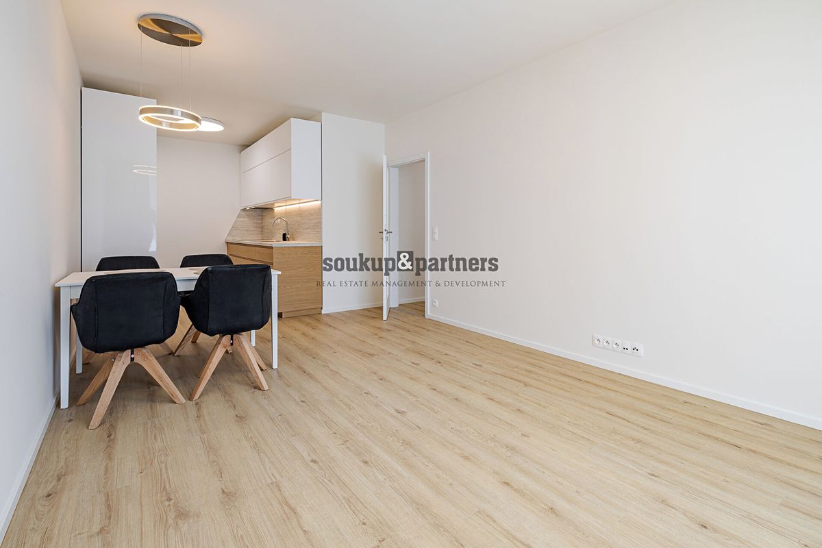 Pronájem bytu 2+kk 57 m² – fotografie 2