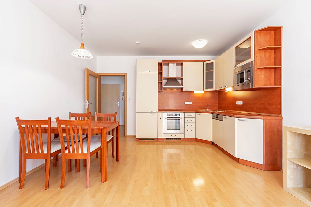 Pronájem bytu 2+kk 62 m²