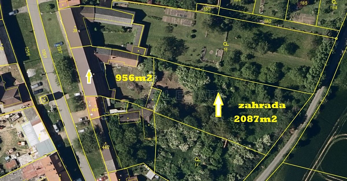 Prodej stavebního pozemku 3043 m² – fotografie 3
