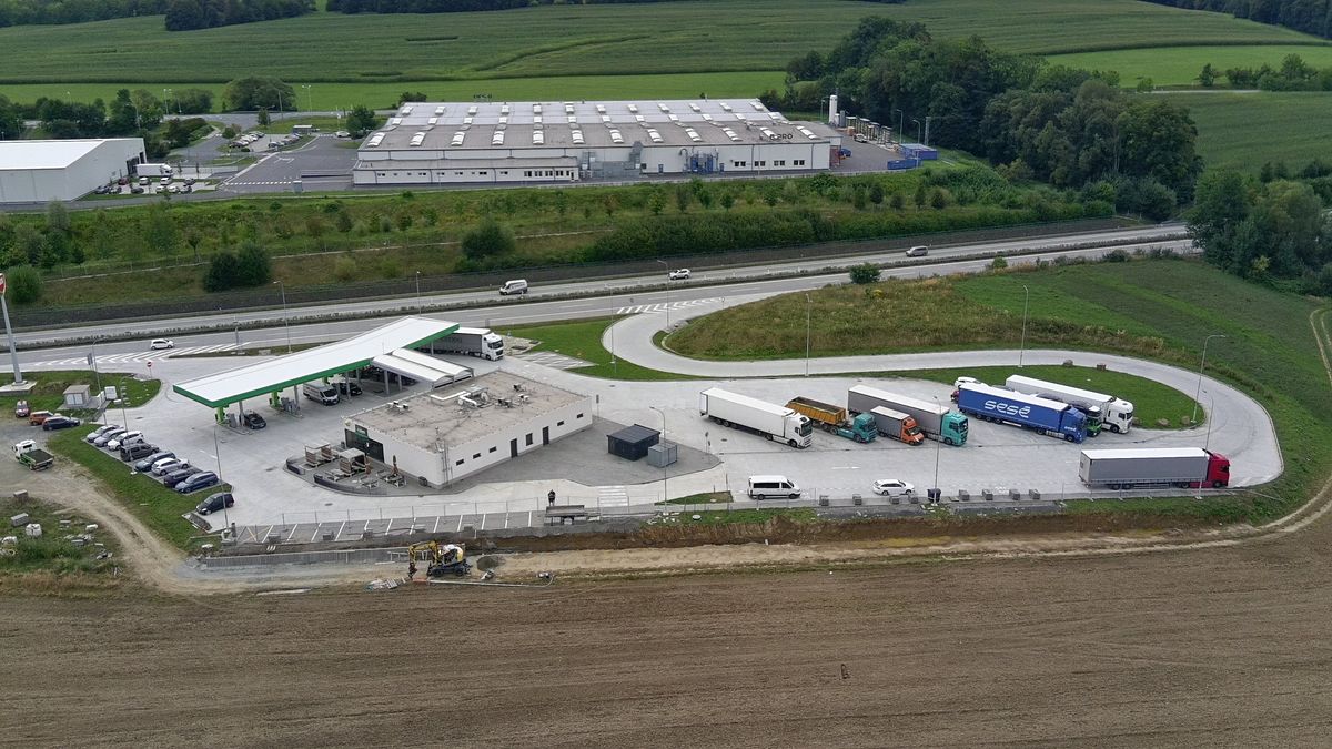 Prodej komerční nemovitosti 470 m² – fotografie 3