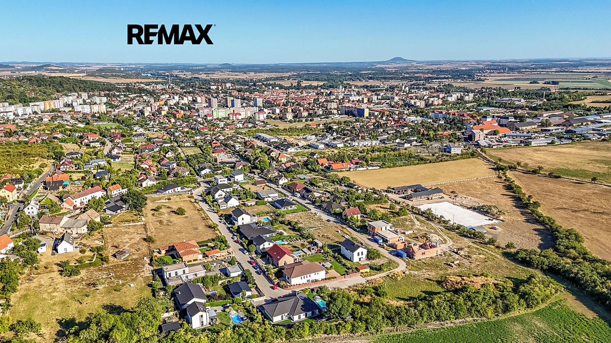 Prodej stavebního pozemku 970 m² – fotografie 3
