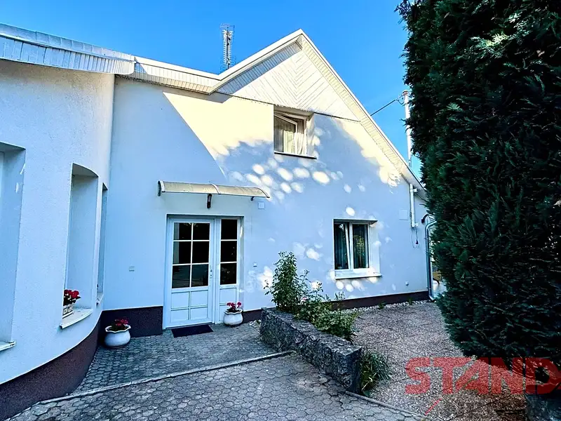 Prodej rodinného domu 207 m², pozemek 1063 m², Chrášťany – náhled fotky 1