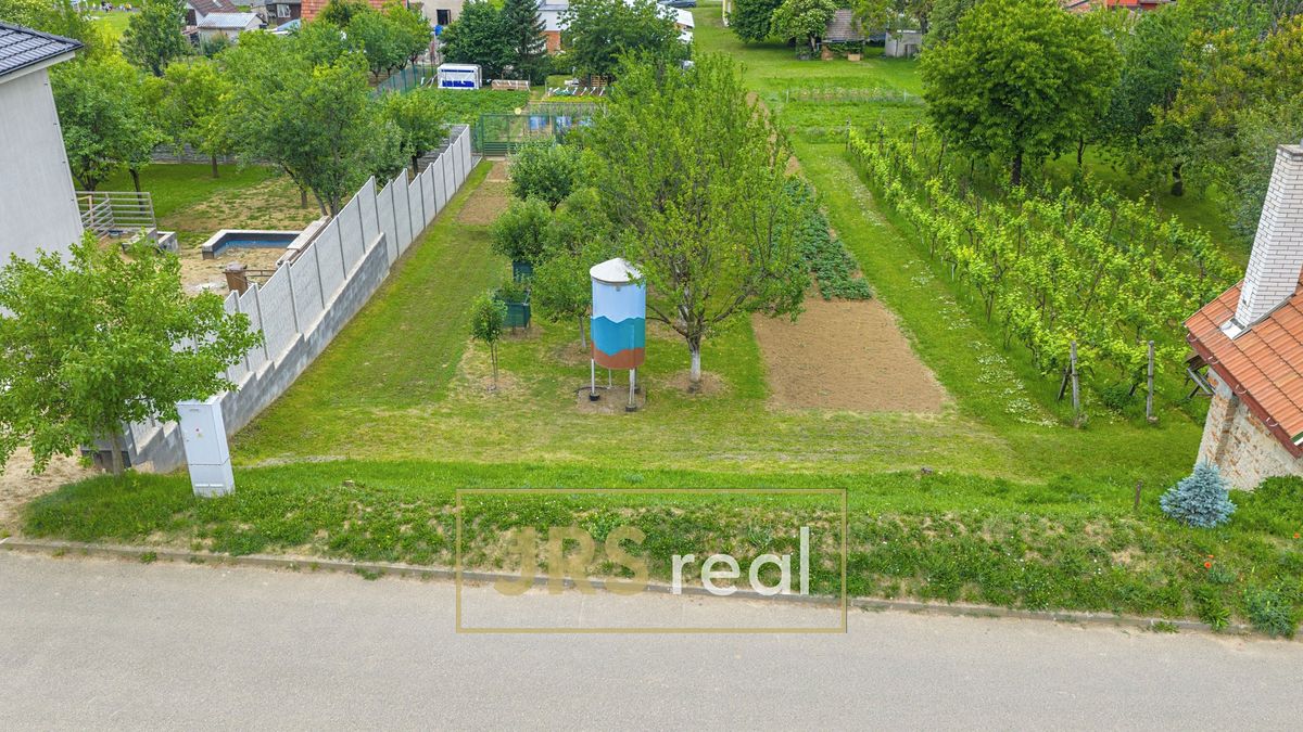 Prodej stavebního pozemku 399 m², Moravany – fotka 1 z 3