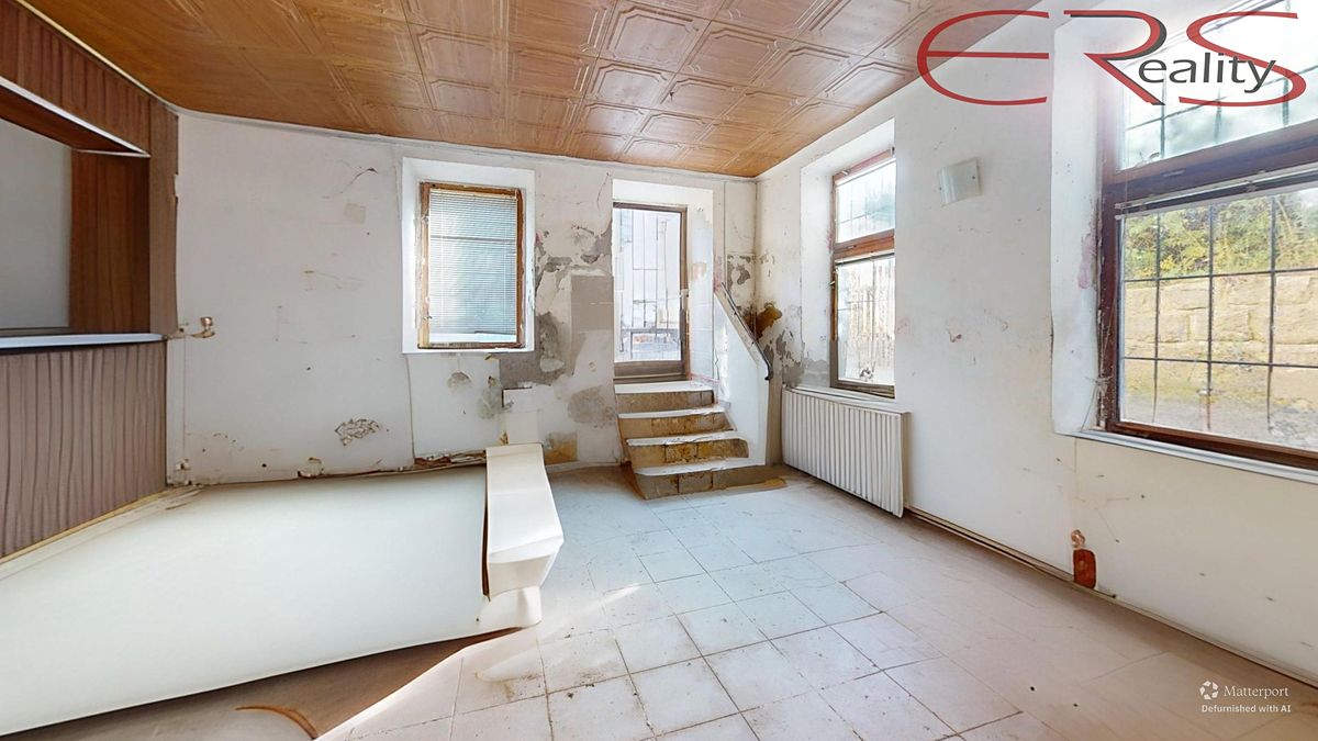 Prodej rodinného domu 518 m², pozemek 502 m² – fotografie 3