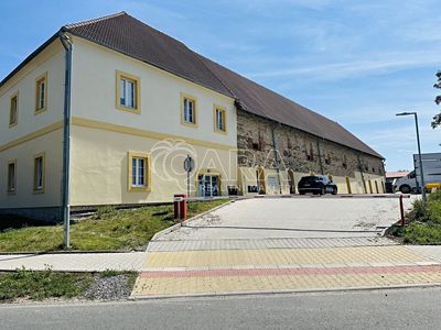 Pronájem skladového prostoru 400 m²