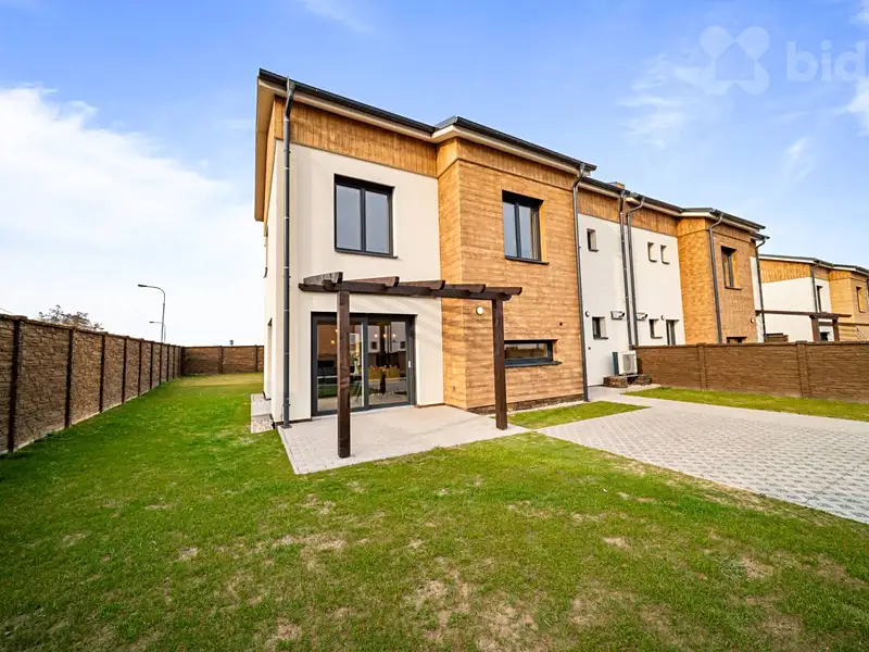 Prodej rodinného domu 139 m², pozemek 453 m², Hradec Králové – náhled fotky 3
