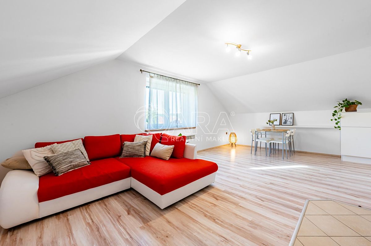 Prodej rodinného domu 143 m², pozemek 277 m² – fotografie 3