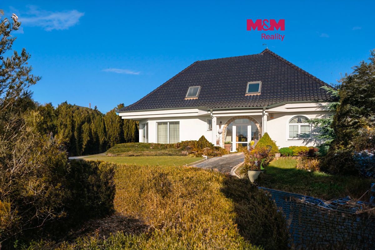 Prodej rodinného domu 280 m², pozemek 3523 m², Třebestovice – fotka 1 z 3
