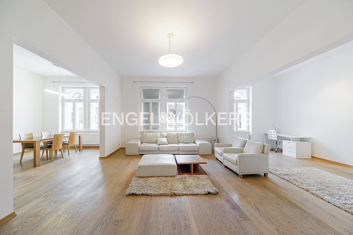 Pronájem bytu 2+kk 128 m²