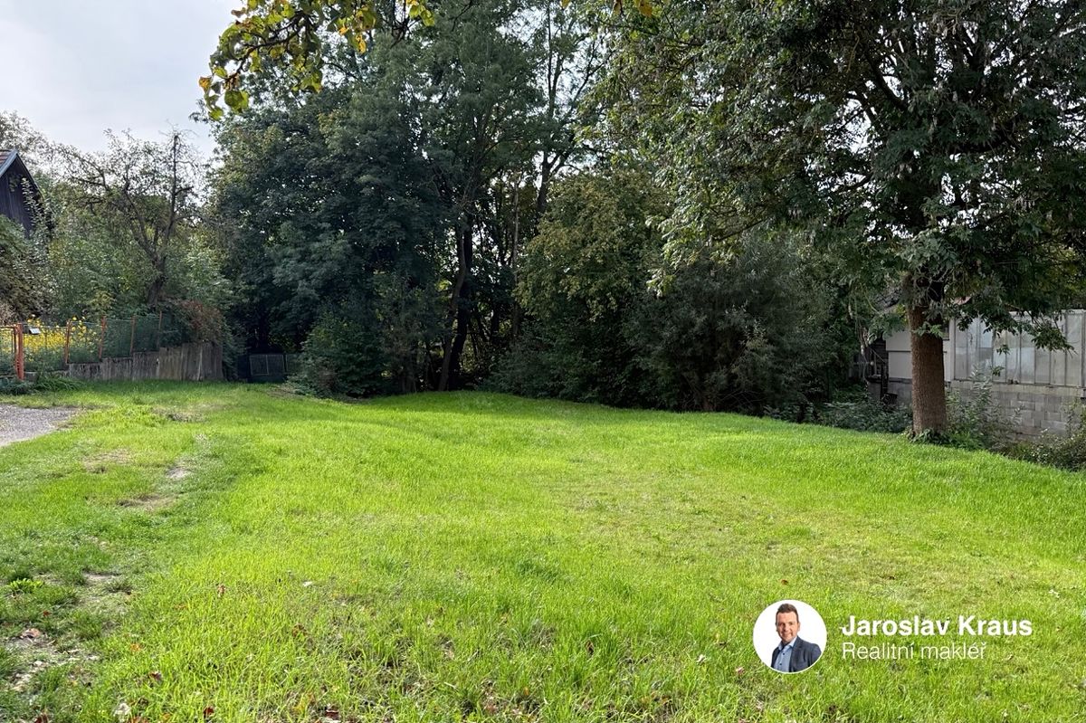 Prodej stavebního pozemku 690 m² – fotografie 3