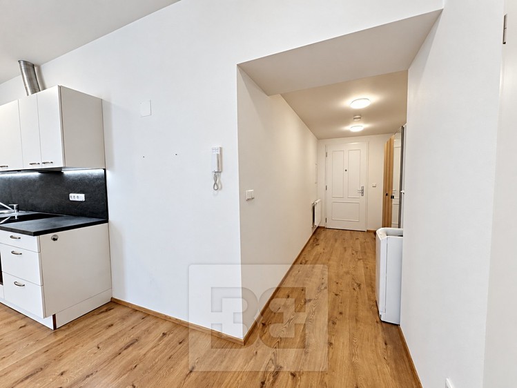 Pronájem bytu 2+kk, 60 m² (14 z 16)