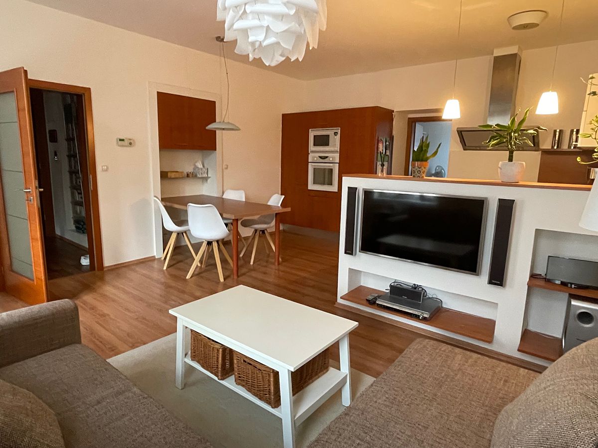 Pronájem bytu 2+kk 56 m² – fotografie 2