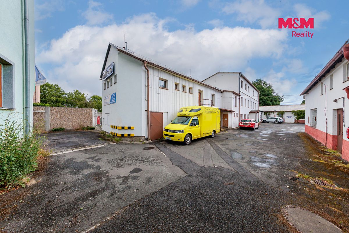 Prodej výrobní haly, prostoru 900 m² – fotografie 3