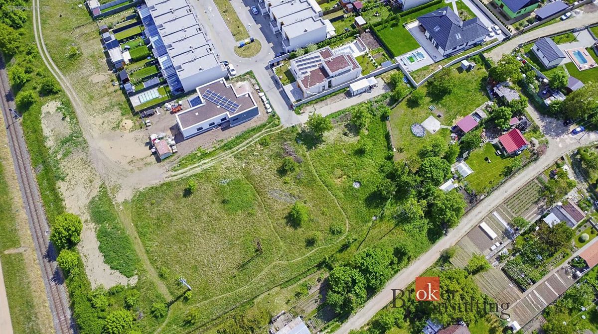 Prodej stavebního pozemku 2015 m² – fotografie 3