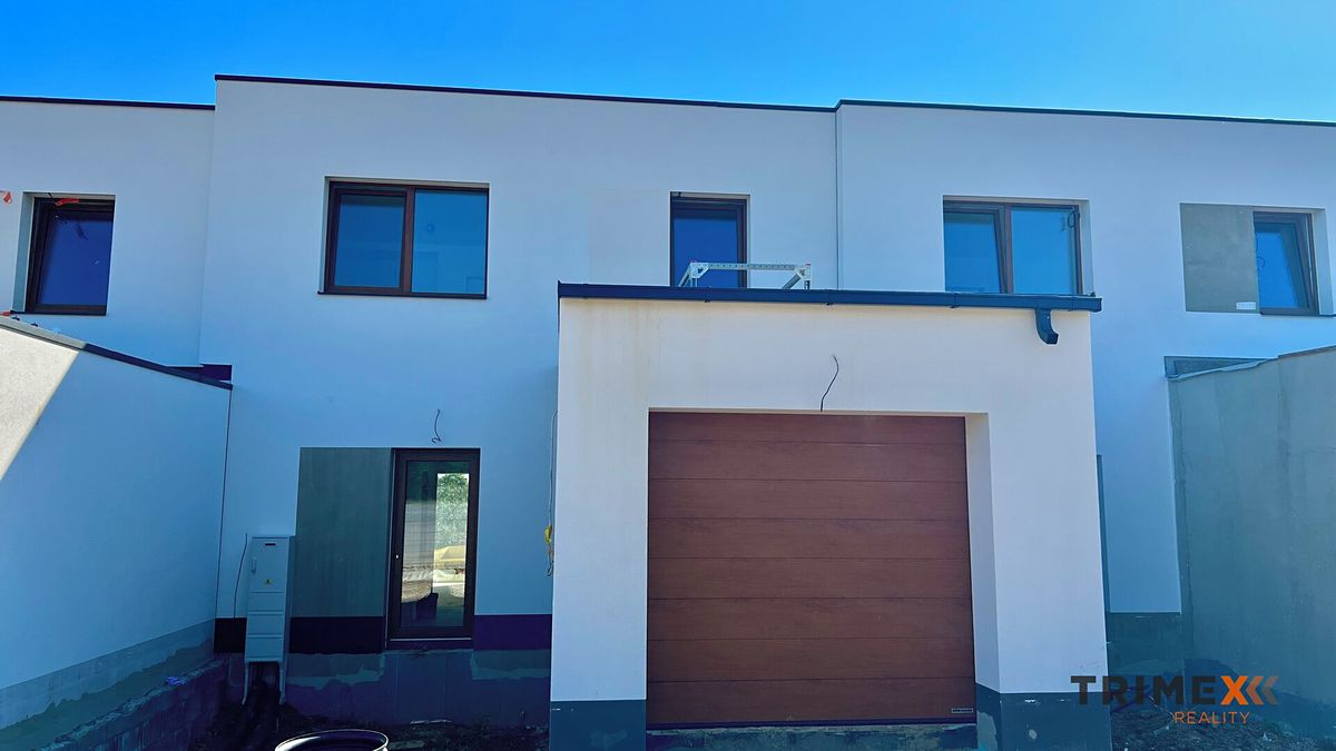 Prodej rodinného domu 131 m², pozemek 295 m² – fotografie 2