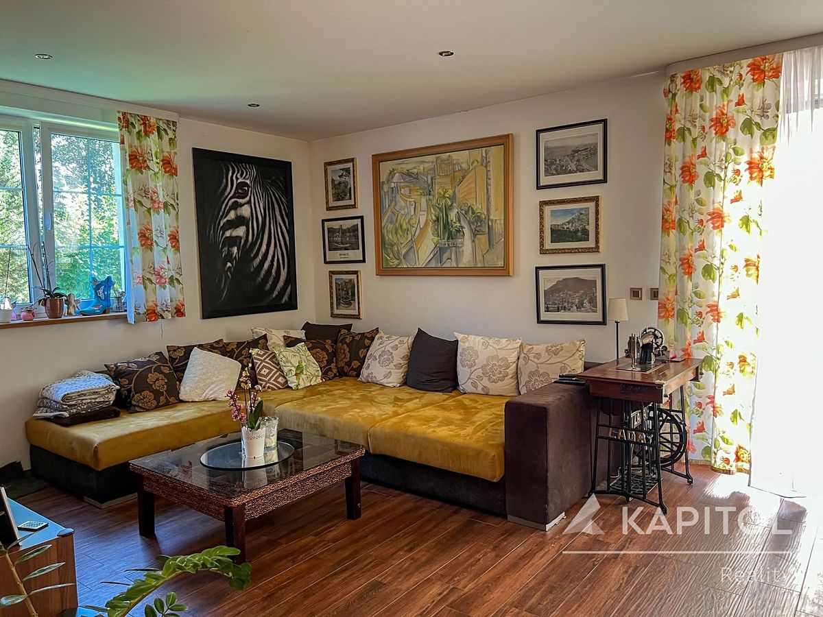 Prodej rodinného domu 206 m², pozemek 815 m² – fotografie 3
