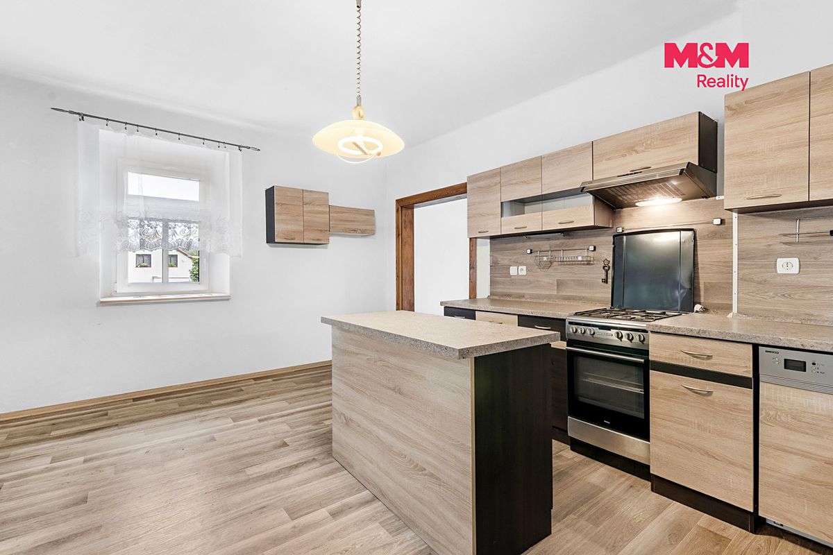 Prodej rodinného domu 153 m², pozemek 653 m² – fotografie 5