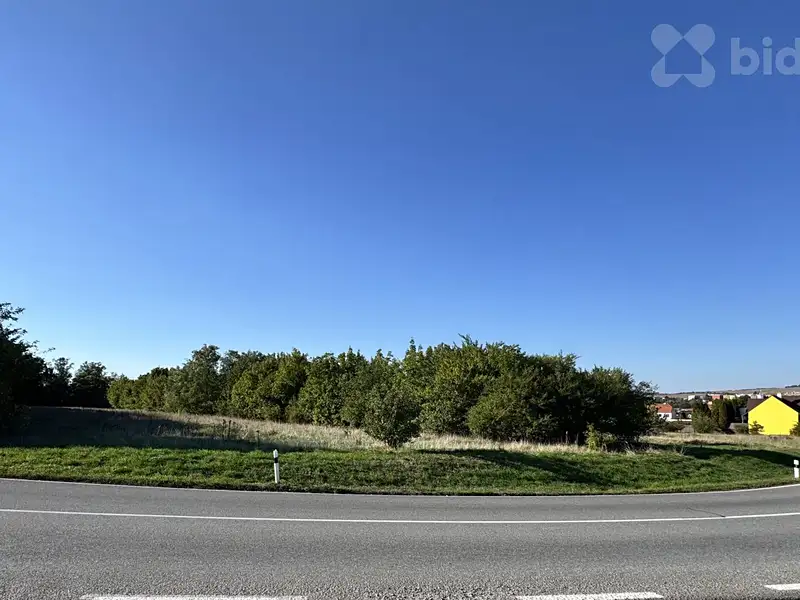 Prodej stavebního pozemku 1756 m², Ivančice – náhled fotky 2