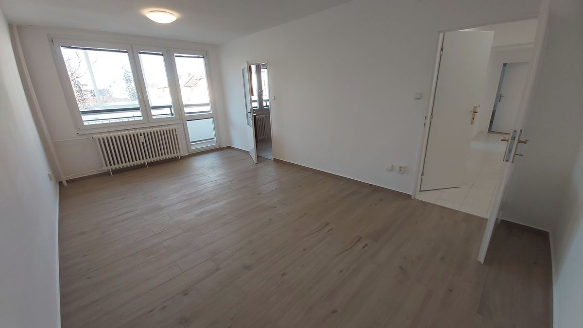 Pronájem bytu 3+1 77 m² – fotografie 3