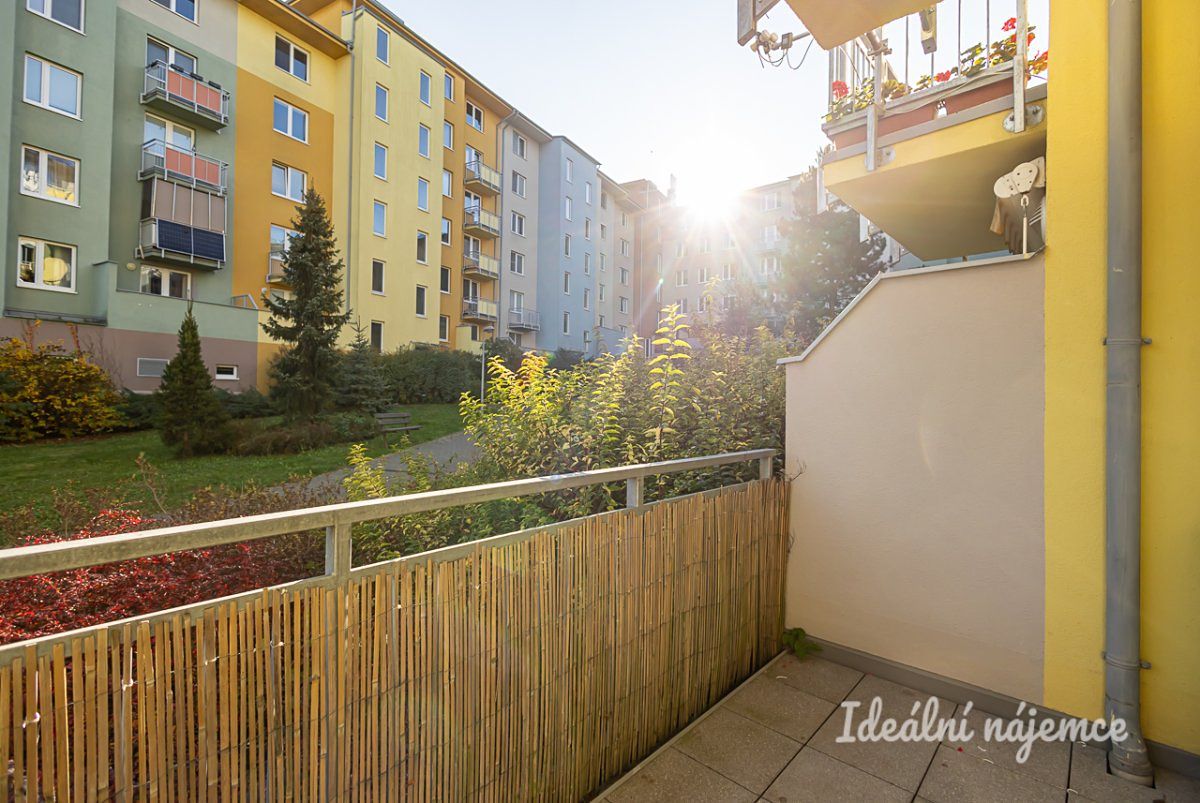 Pronájem bytu 1+kk 28 m² – fotografie 2