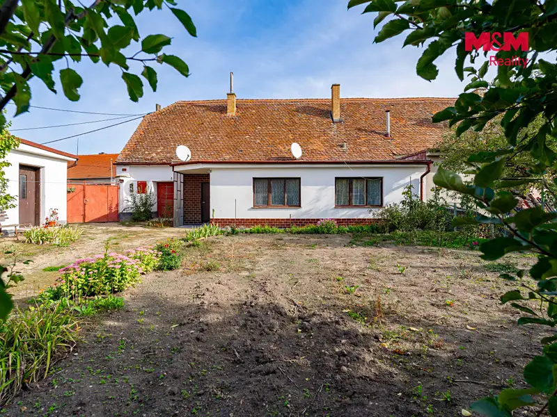 Prodej rodinného domu 130 m², pozemek 925 m², Hostim – náhled fotky 3