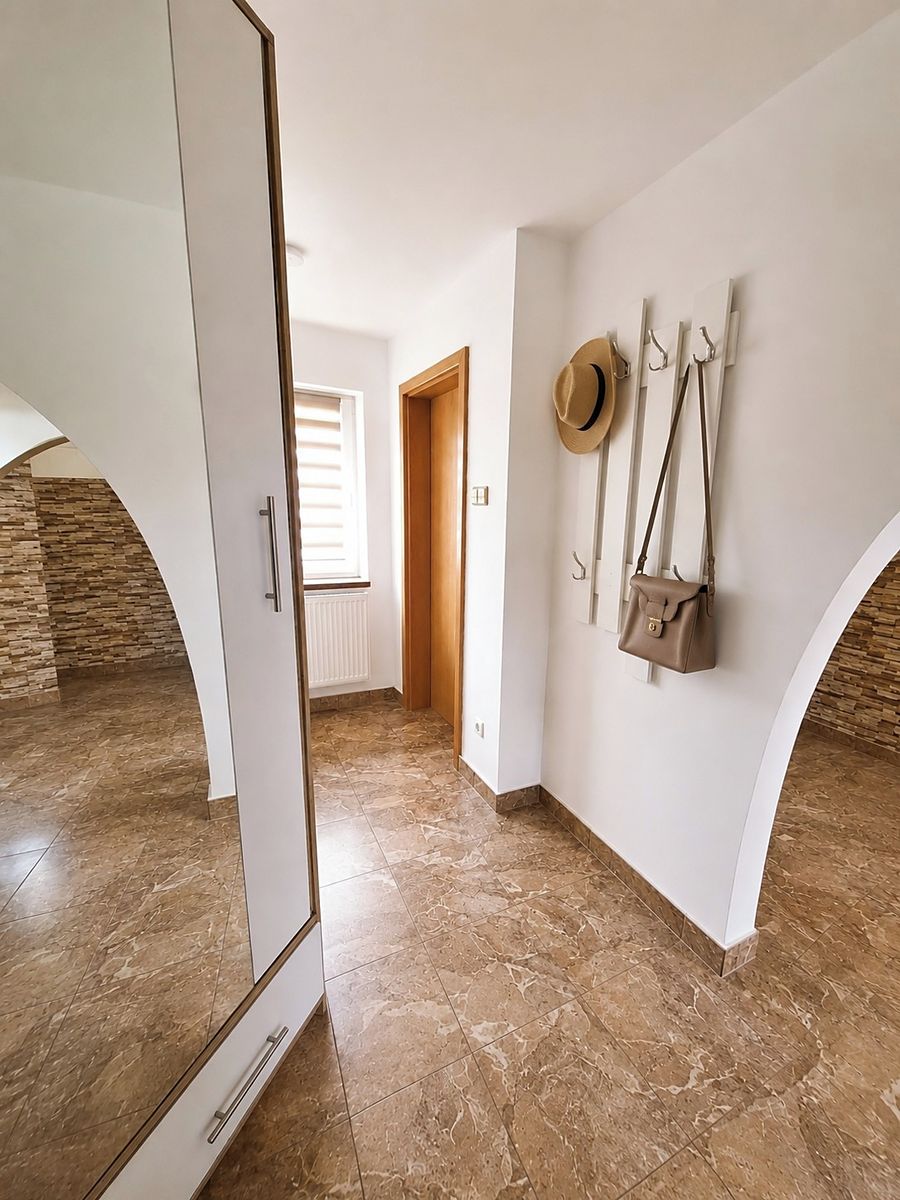 Prodej vícegeneračního domu 449 m², pozemek 1020 m² – fotografie 4
