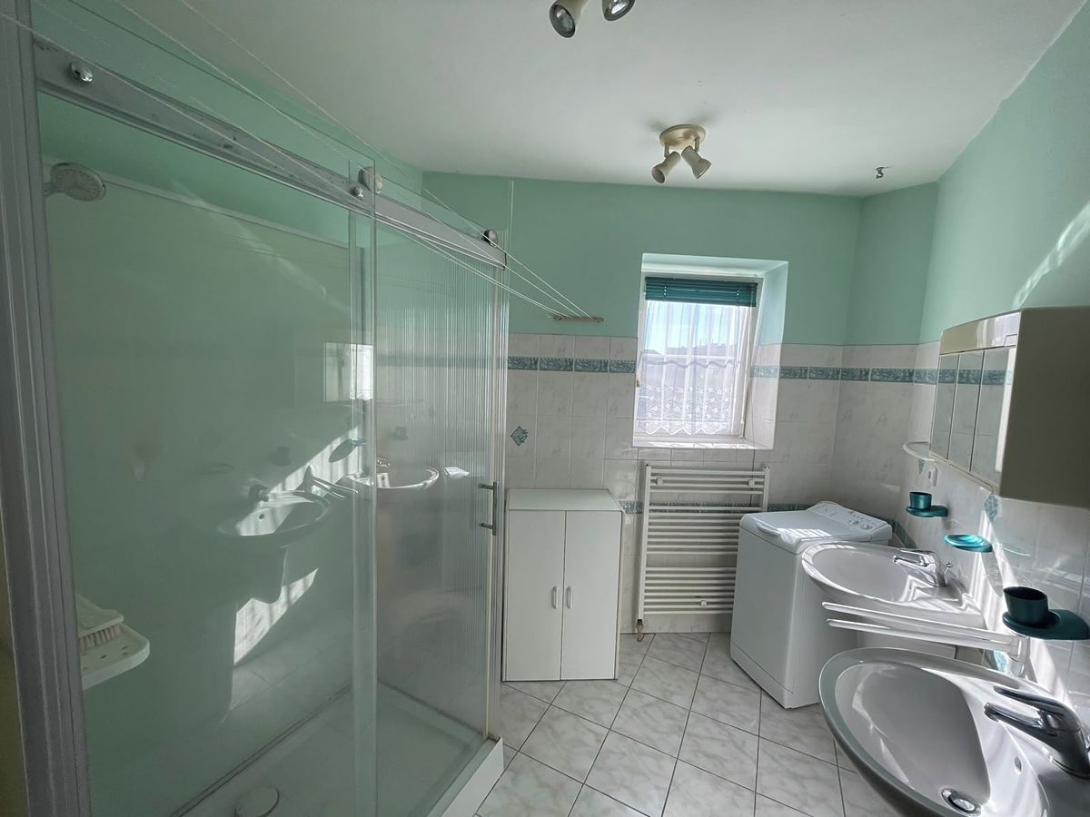 Pronájem bytu 2+1 80 m² – fotografie 2